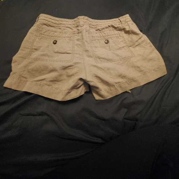 Shorts - Picture 2 of 4
